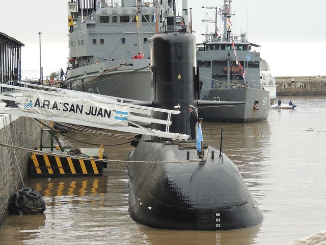1280px-Submarino_ARA_San_Juan_(33866567363).jpg